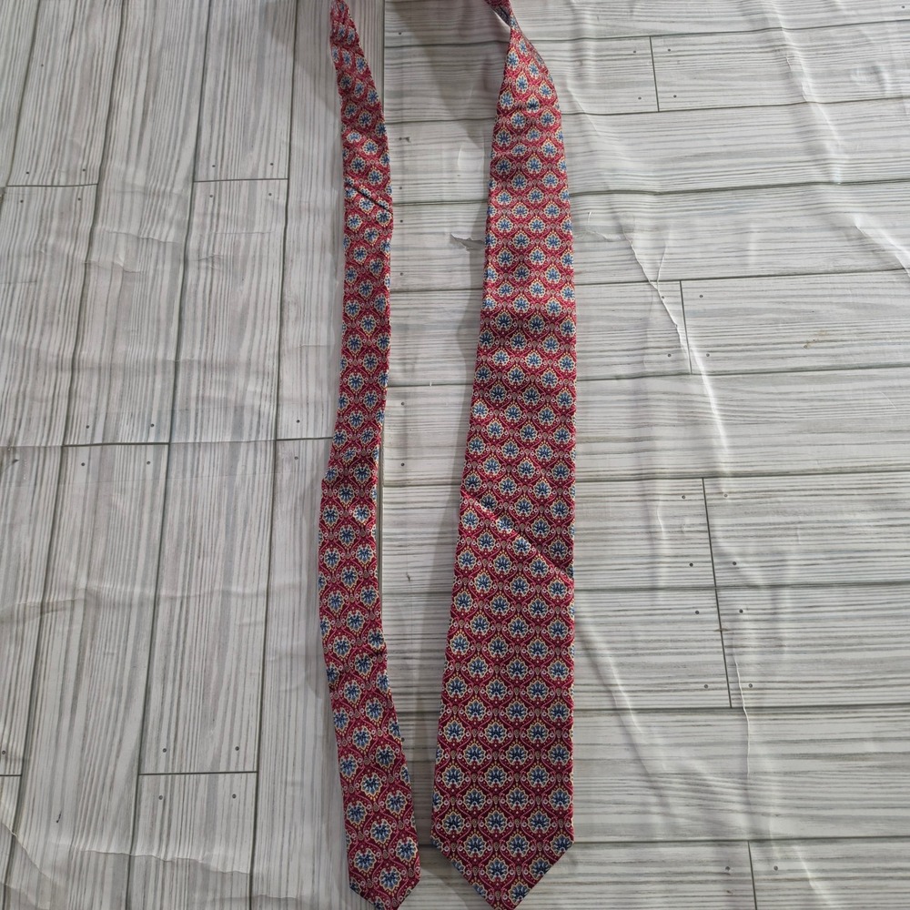 Jos. A. Bank Executive Collection Red Blue Medallion Silk Necktie 13865